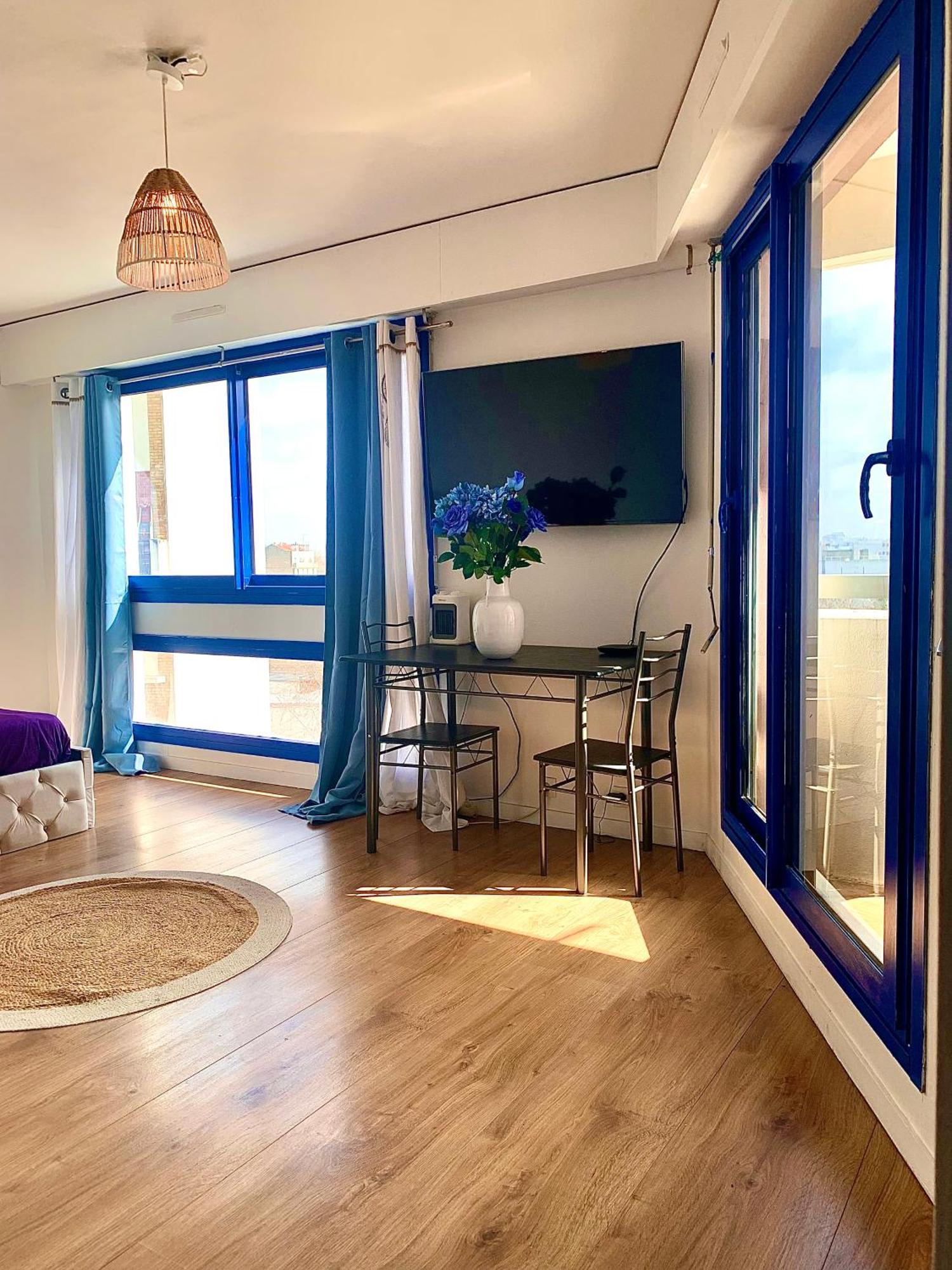 Paris La Defense - Santorin Apartment With Jacuzzi Курбьовоа Екстериор снимка